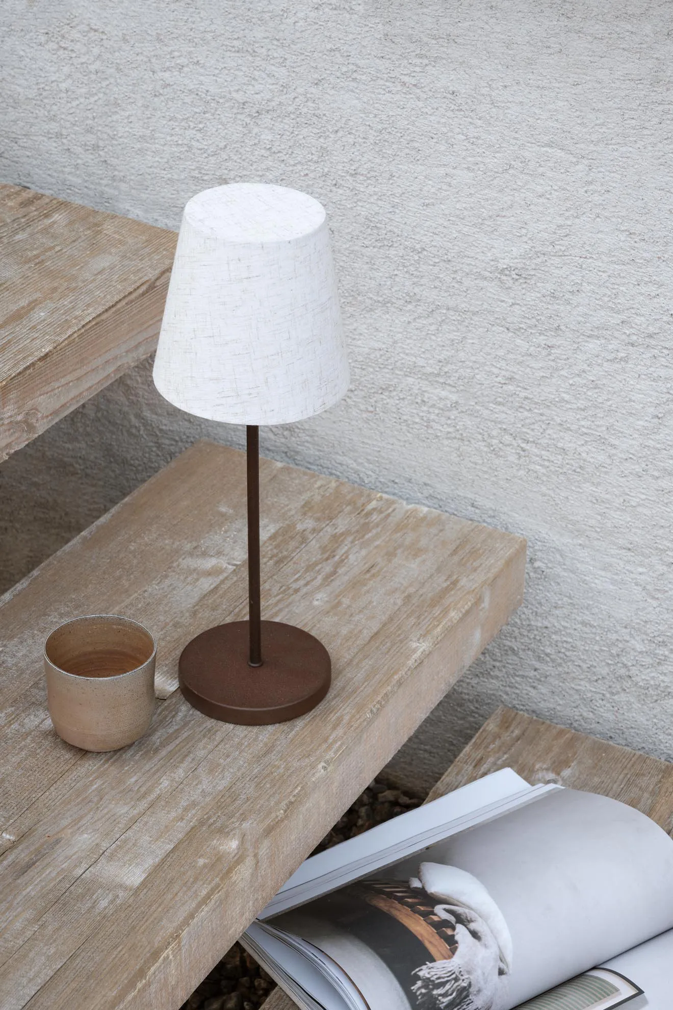 Φορητό επιτραπέζιο φωτιστικό Tyra table Ø14 cm, Coffee Watt & Veke