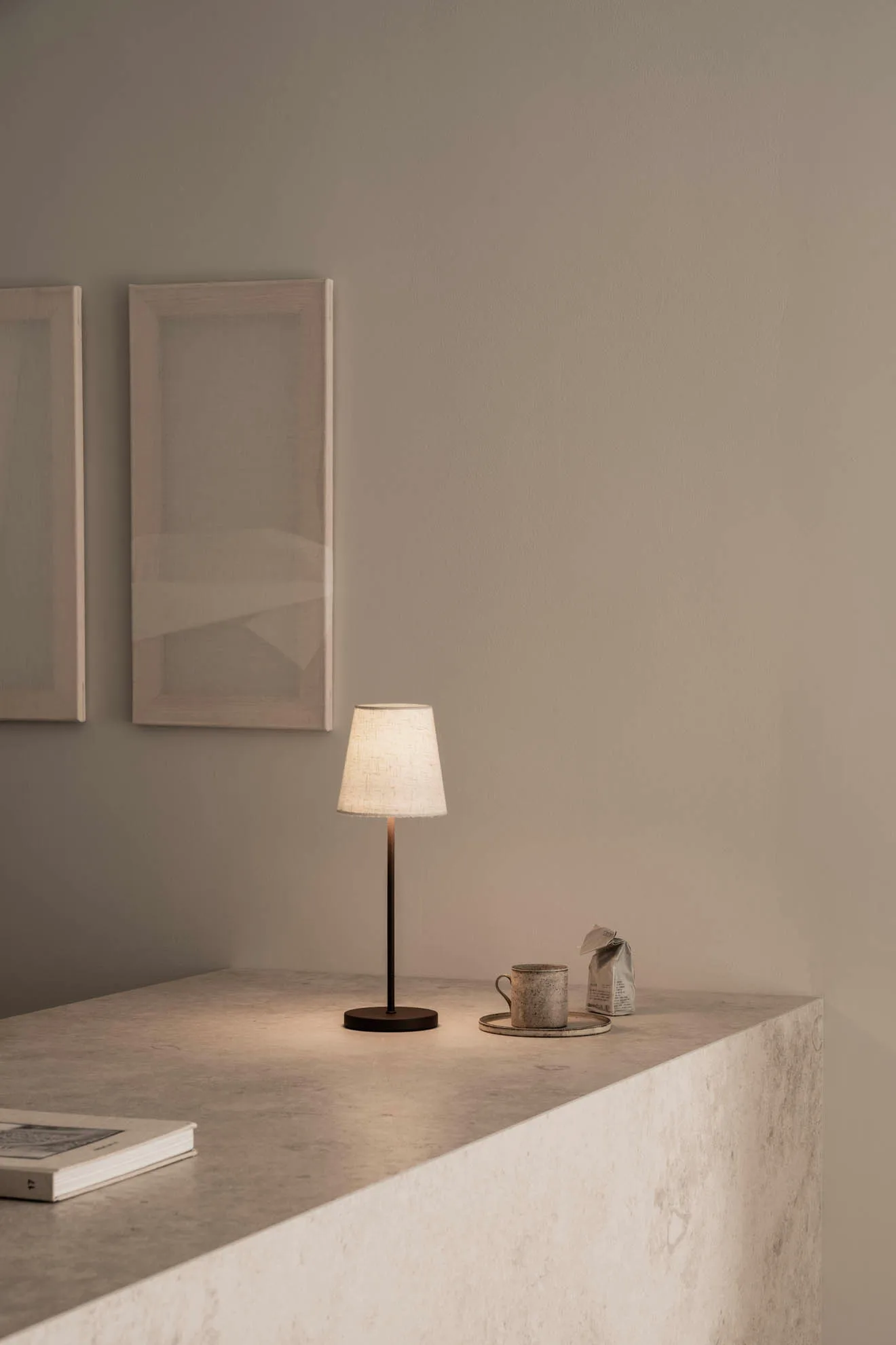 Φορητό επιτραπέζιο φωτιστικό Tyra table Ø14 cm, Coffee Watt & Veke