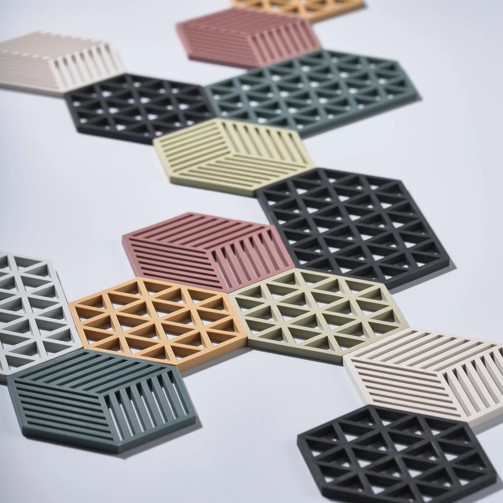 Triangle βάση για πιατέλες, ψυχρό γκρι Zone Denmark