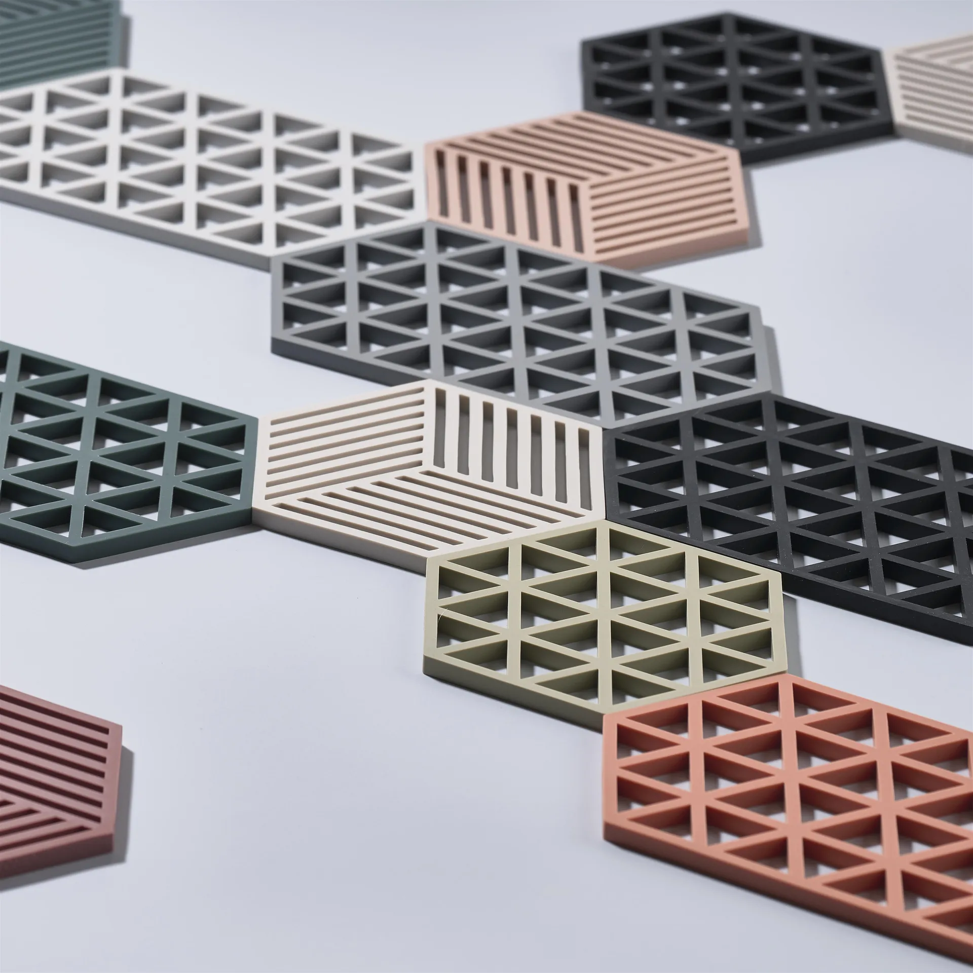 Triangle βάση για πιατέλες, ψυχρό γκρι Zone Denmark