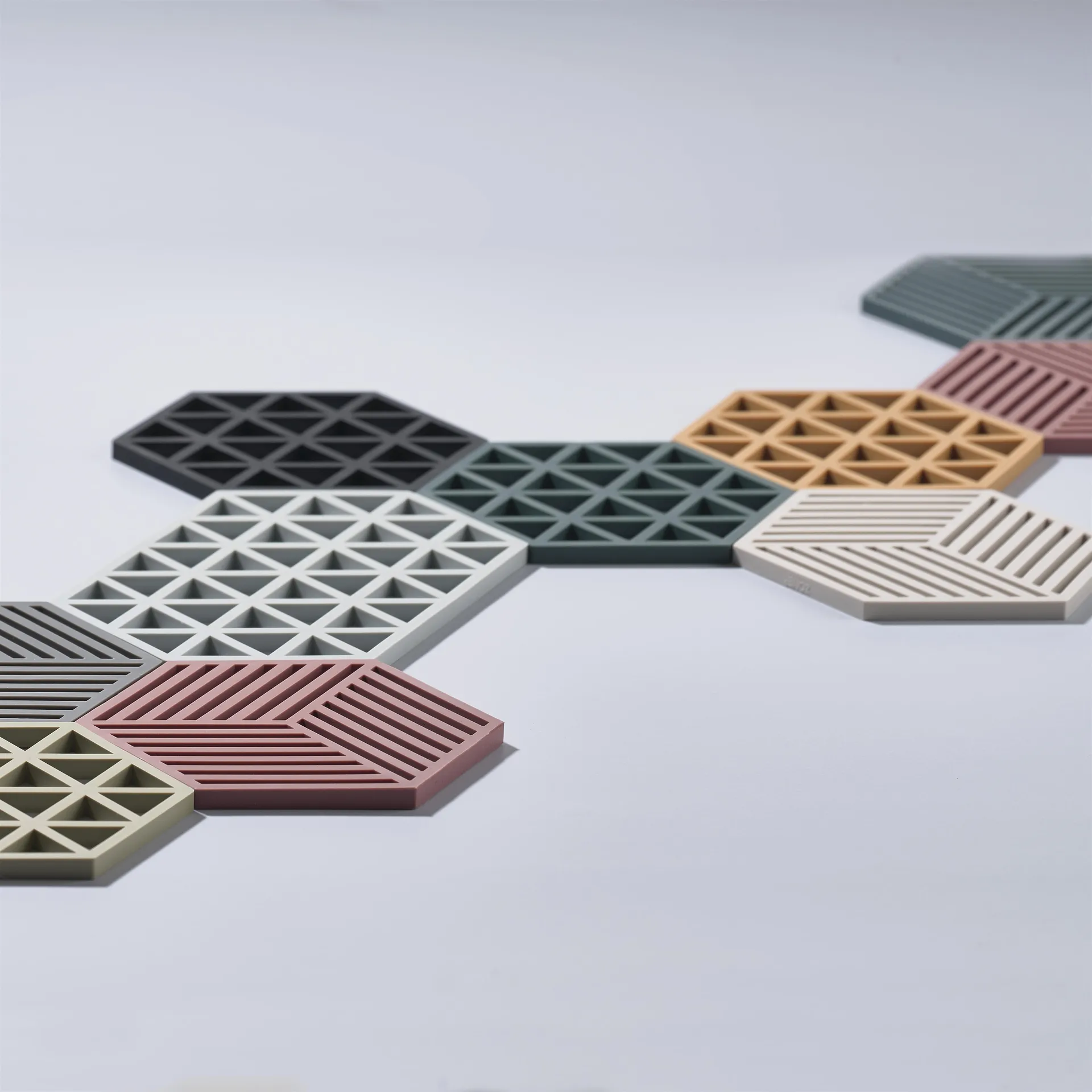 Triangle βάση για πιατέλες, ψυχρό γκρι Zone Denmark