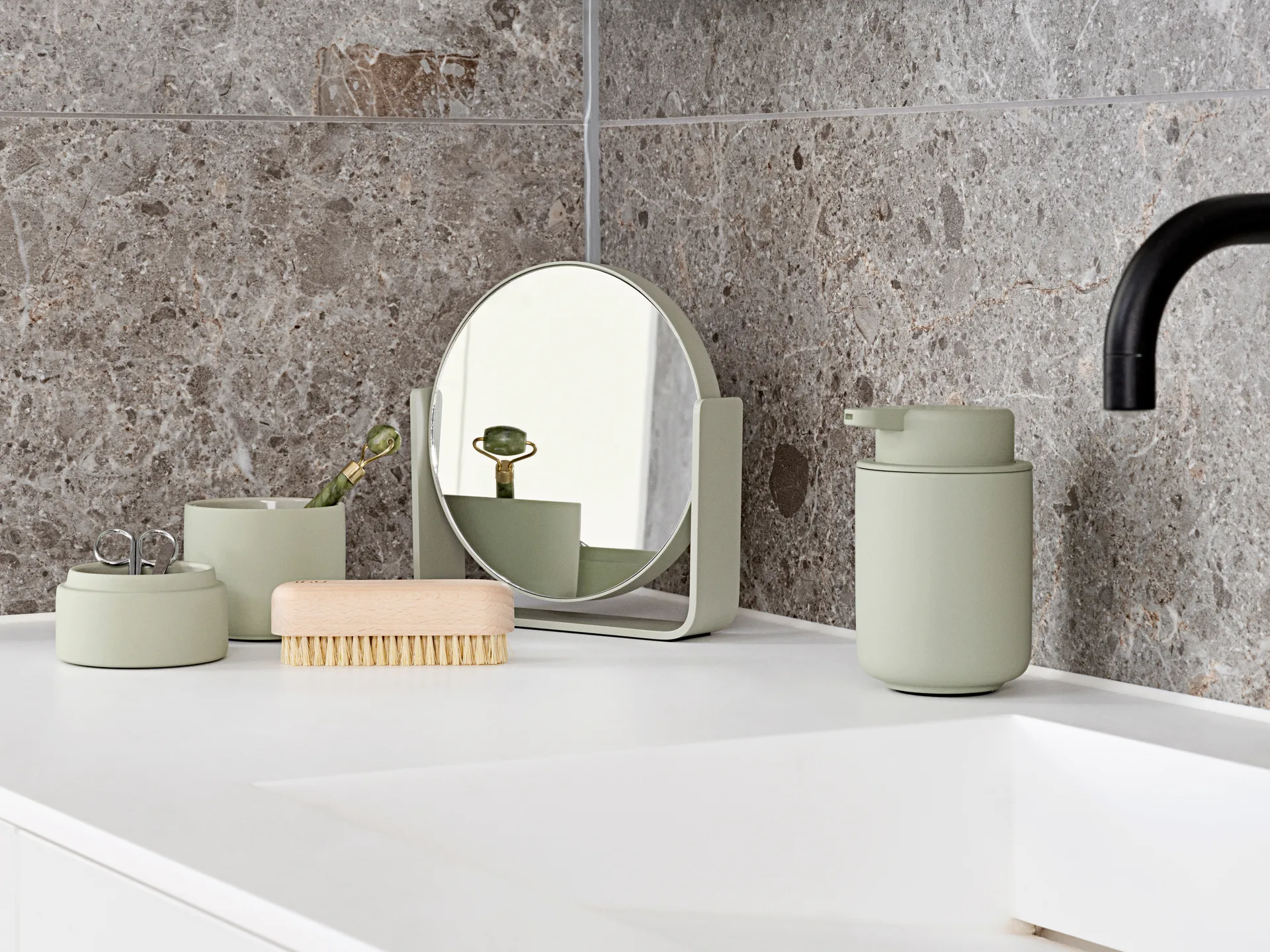 Επιτραπέζιος καθρέφτης Ume με 5x μεγέθυνση 19x19,5 εκ., Eucalyptus Zone Denmark