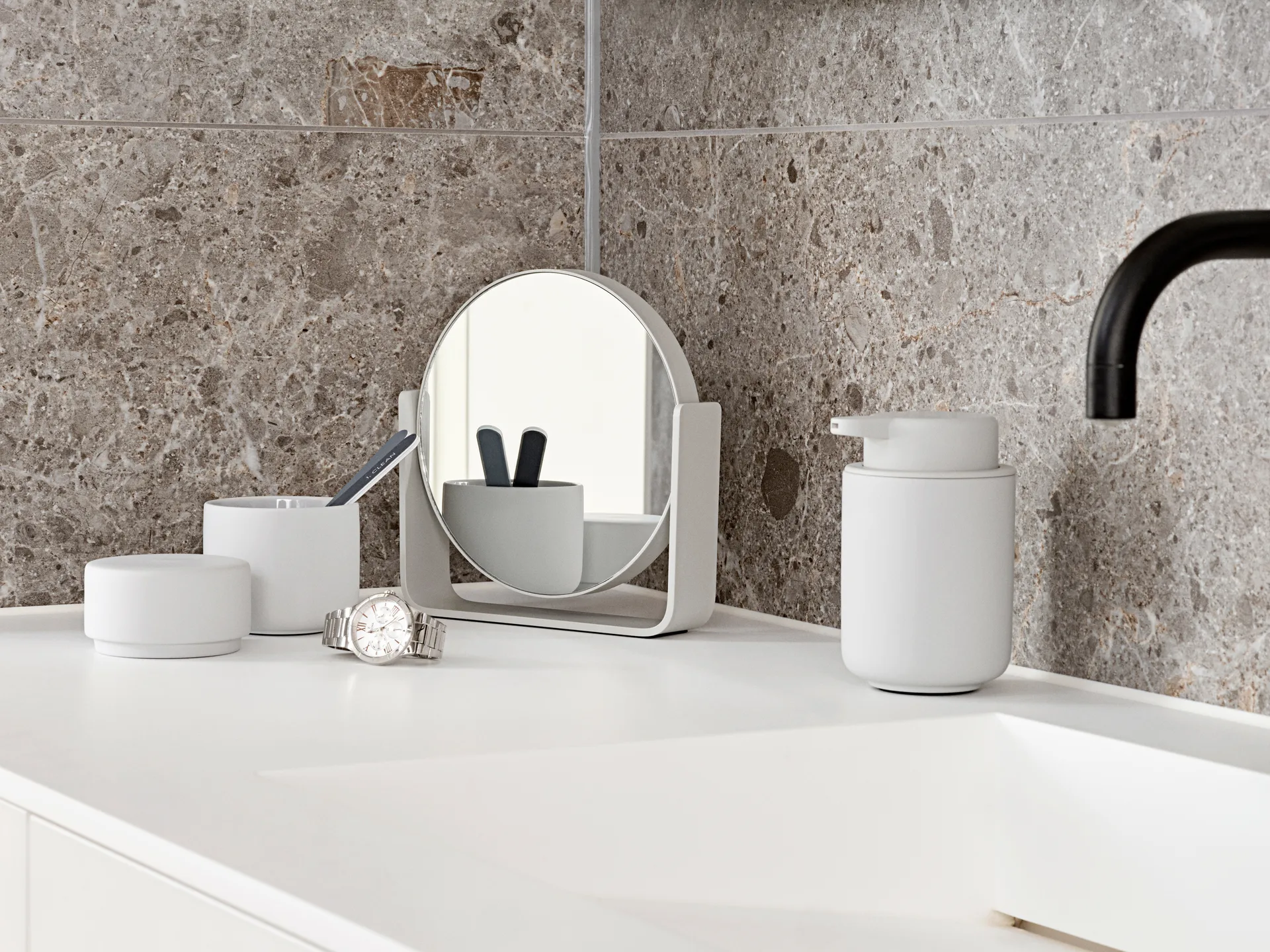 Επιτραπέζιος καθρέφτης Ume με 5x μεγέθυνση 19x19,5 εκ., Soft grey Zone Denmark