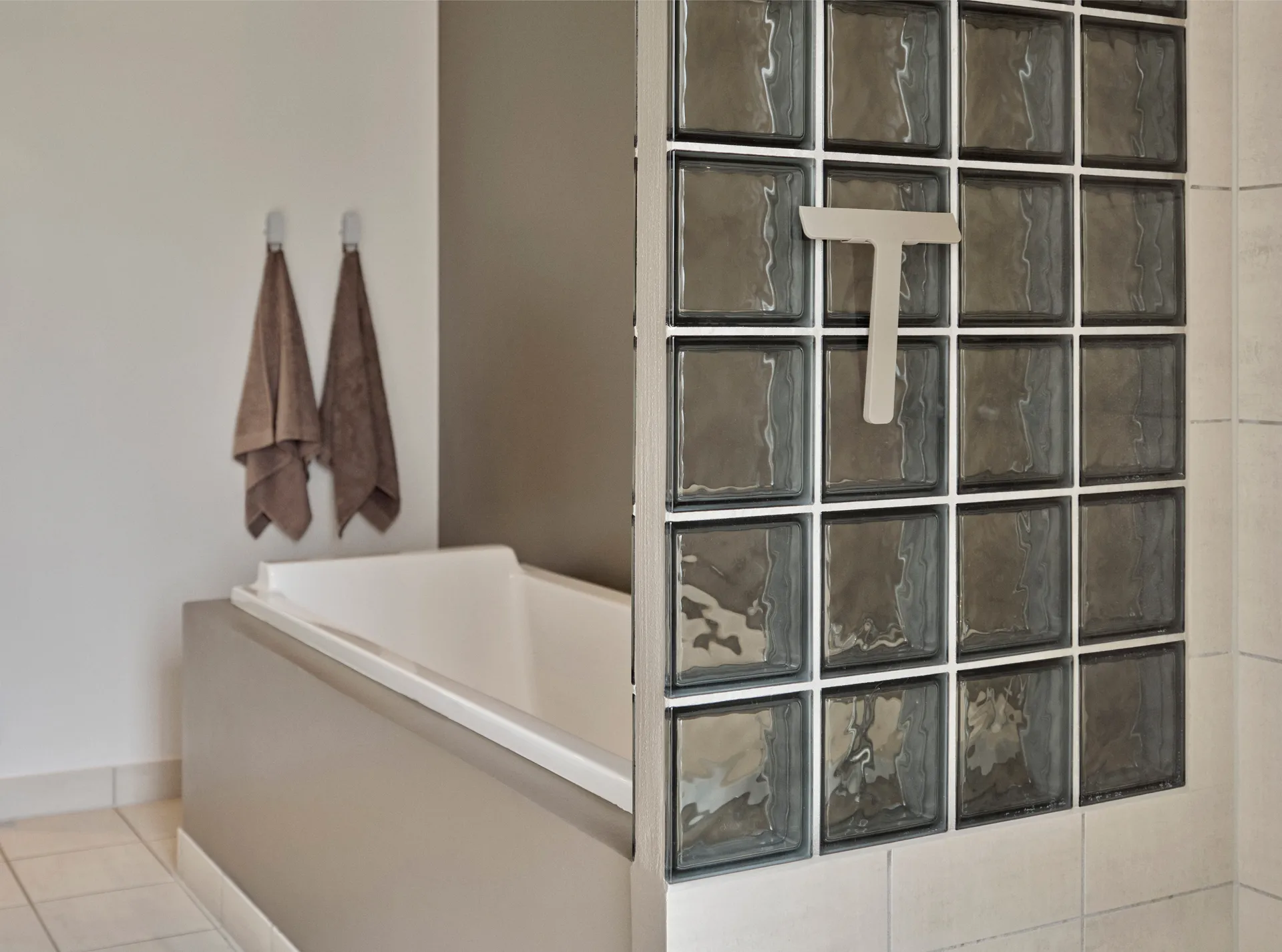 Ume ξύστρα με βάση, Taupe Zone Denmark