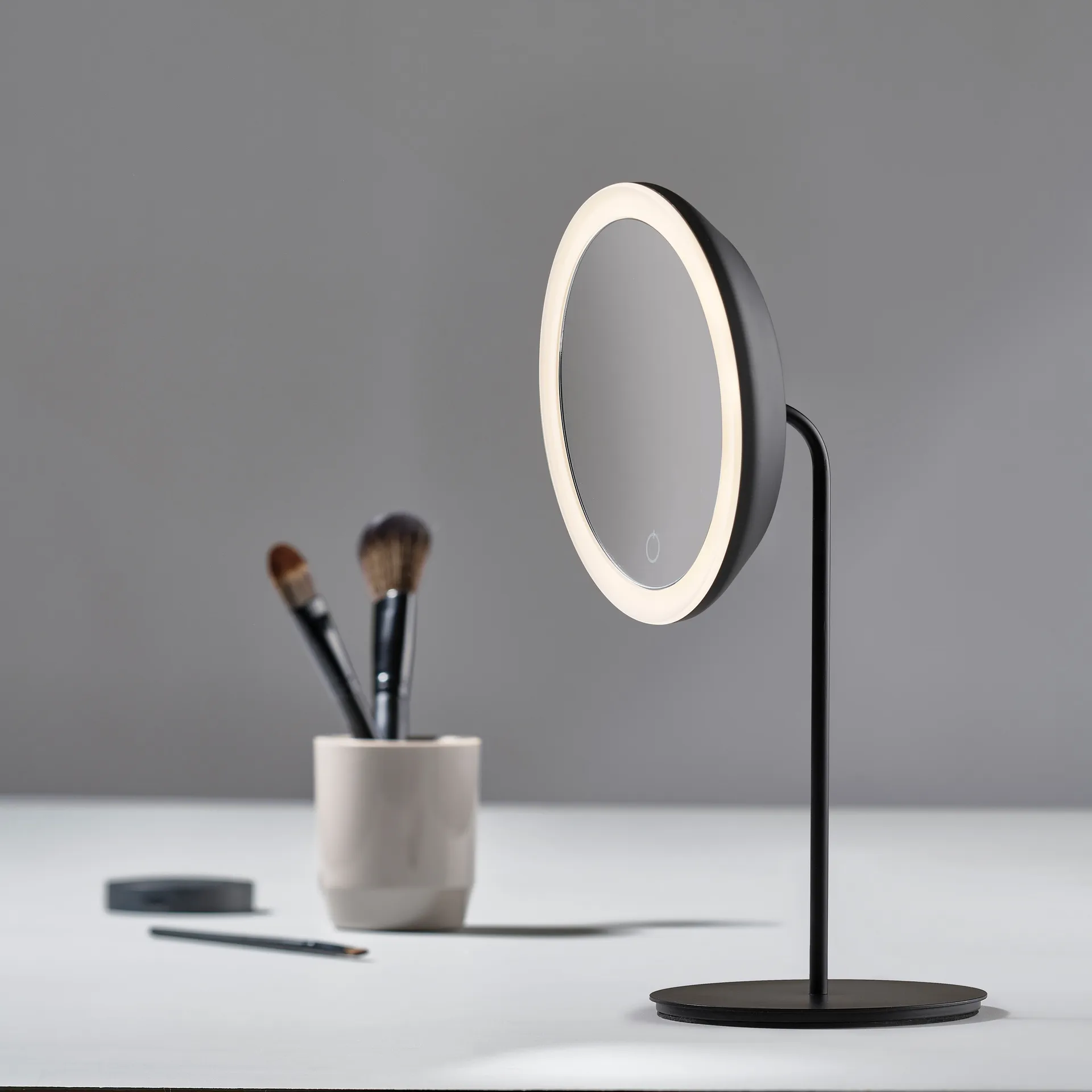 Zone επιτραπέζιος καθρέφτης 5x μεγέθυνση, μαύρο Zone Denmark