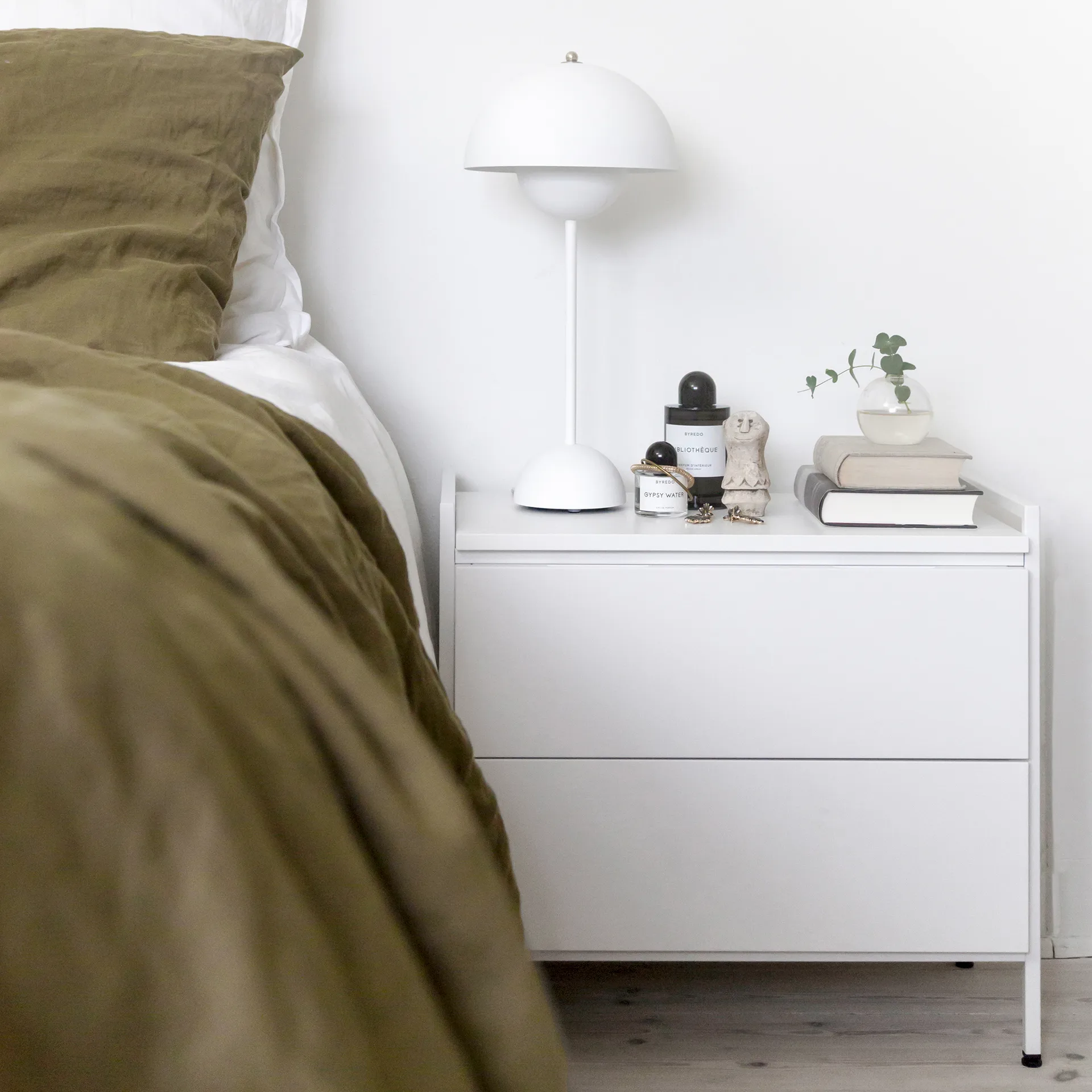 Ντουλάπι-μονάδα Molto 560, Λευκό, και λευκός μεταλλικός σκελετός Zweed