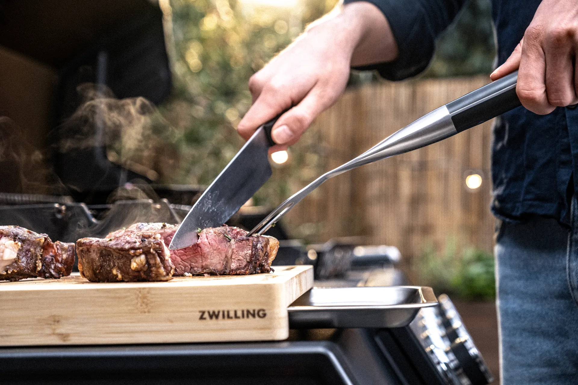 Zwilling BBQ+ πιρούνι κοπής 41 εκ., Μαύρο -ανοξείδωτο ατσάλι Zwilling