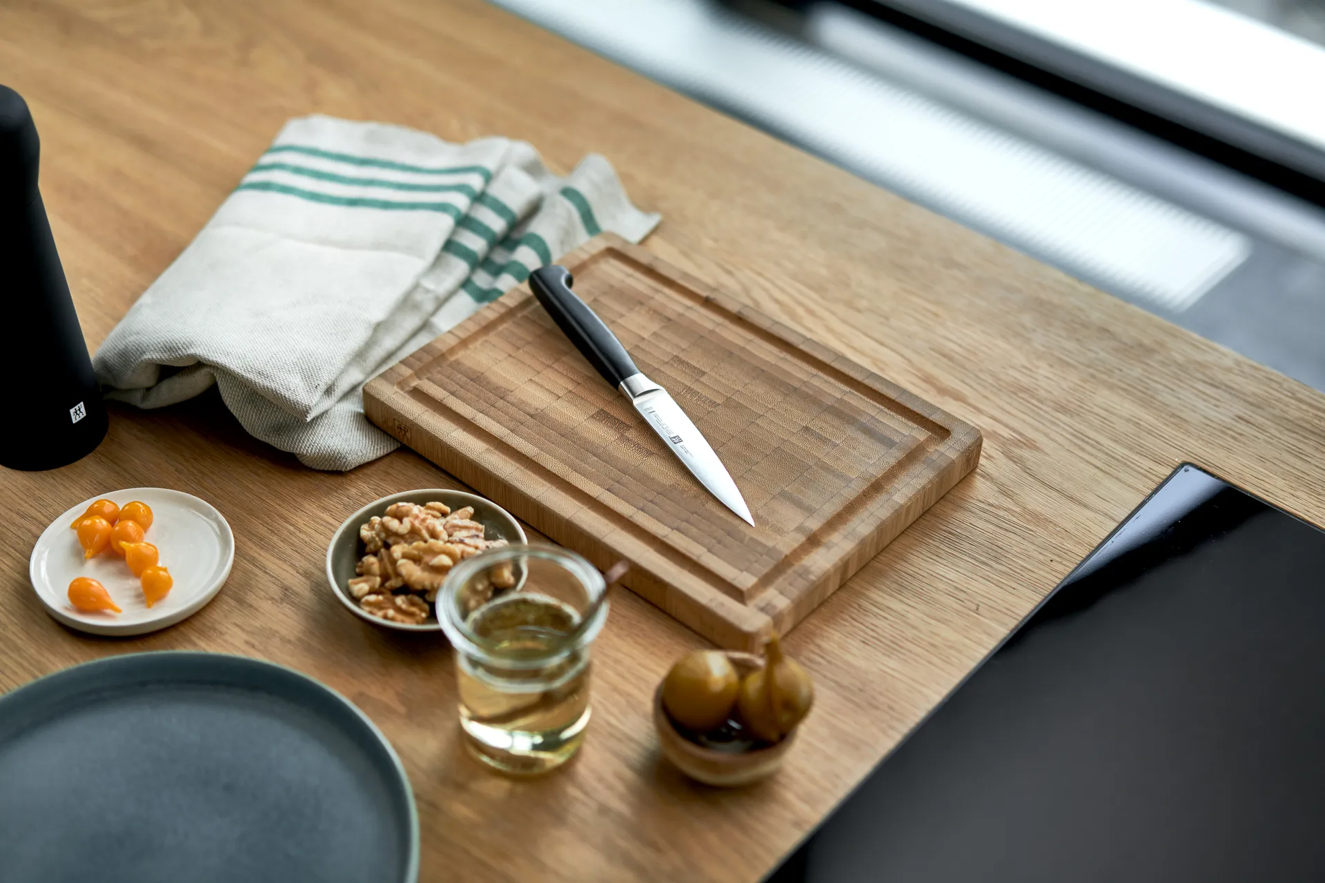 Zwilling Four star μαχαίρι αποφλοίωσης 10 εκ., Μαύρο -ανοξείδωτο ατσάλι Zwilling