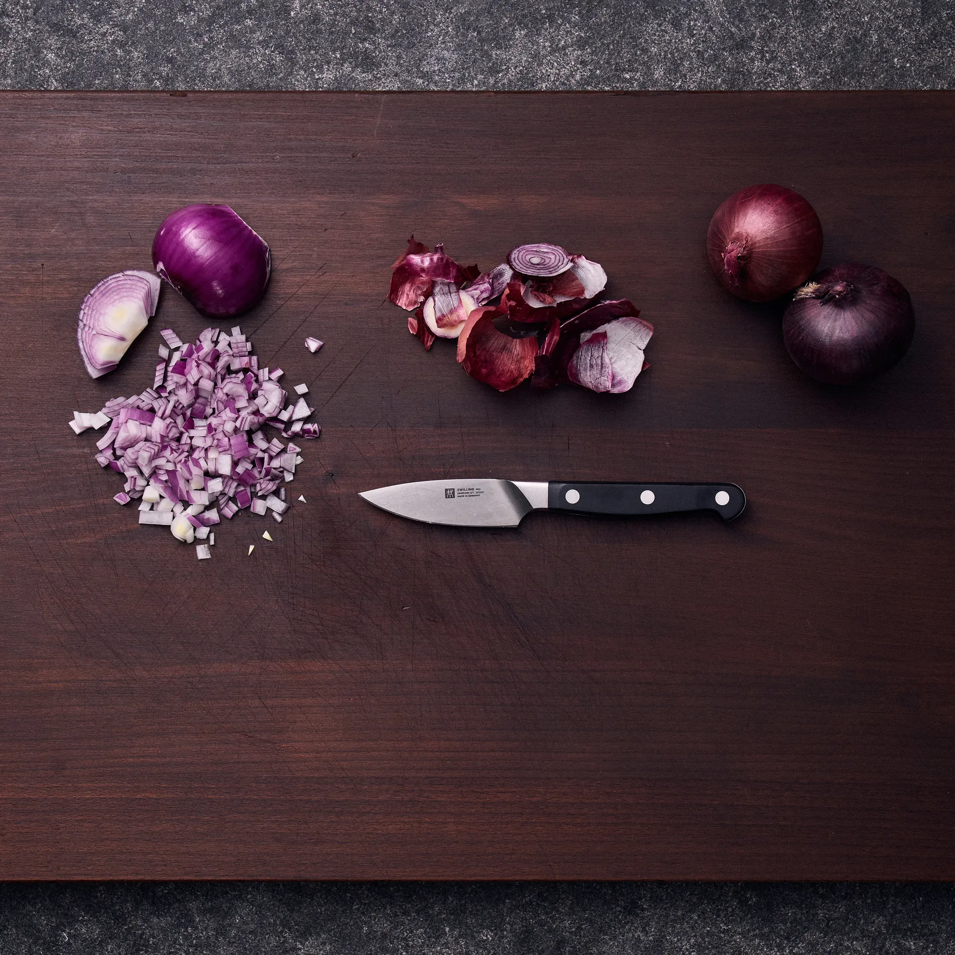 Zwilling Pro μαχαίρι ξεφλουδίσματος 8 εκ., Μαύρο -ανοξείδωτο ατσάλι Zwilling