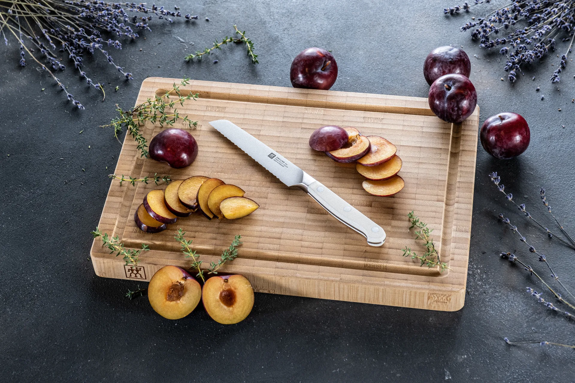 Zwilling pro le blanc οδοντωτό μαχαίρι γενικής χρήσης 13 εκ.., Λευκό-ανοξείδωτο ατσάλι Zwilling